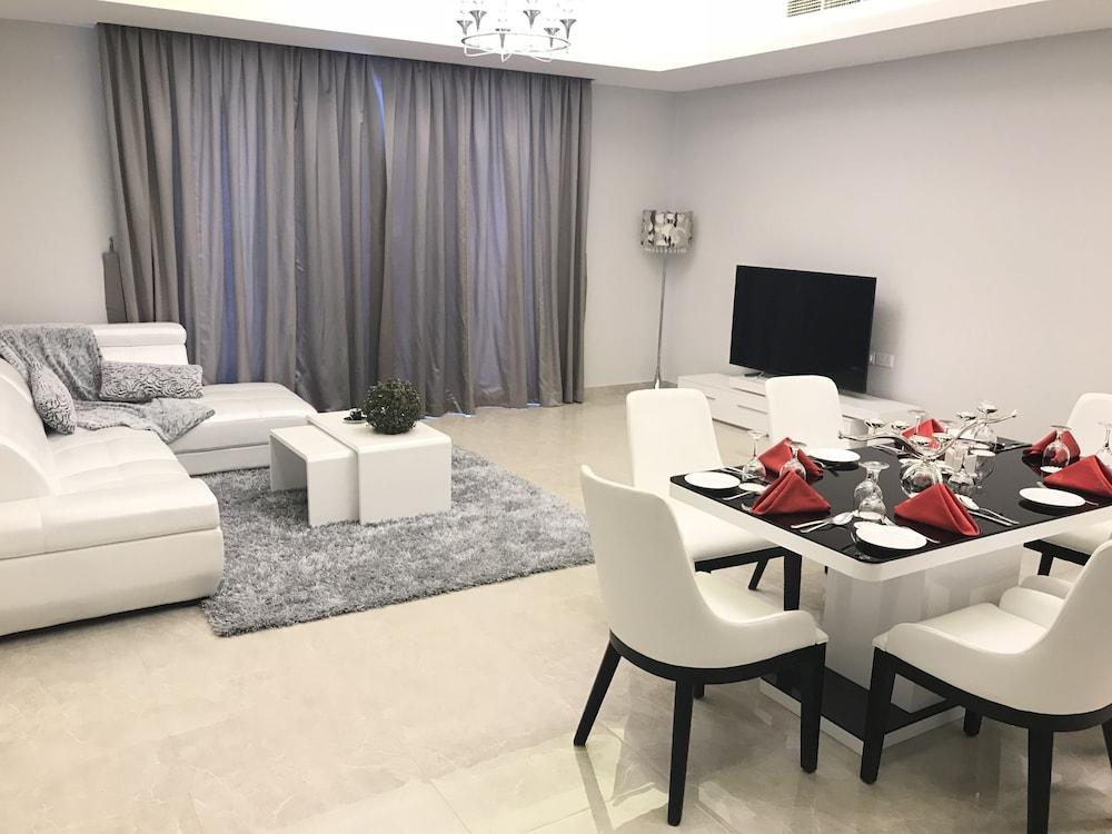 Al Manzil Residence Hidd2 Al Manamah Esterno foto