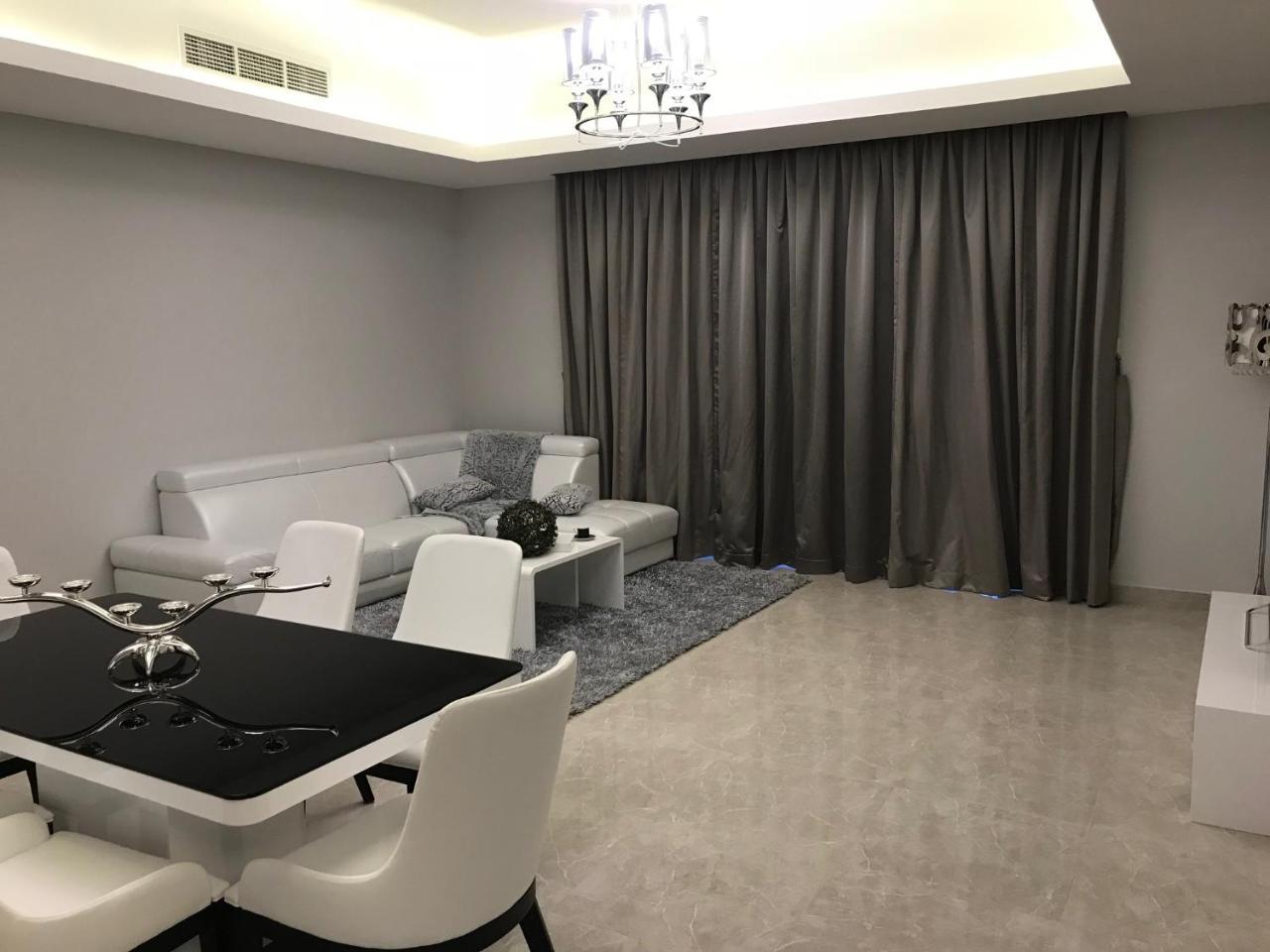 Al Manzil Residence Hidd2 Al Manamah Esterno foto