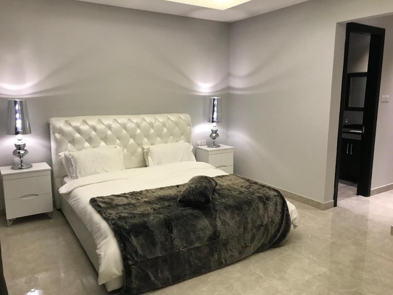 Al Manzil Residence Hidd2 Al Manamah Esterno foto